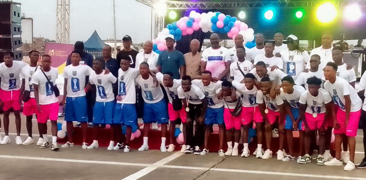 Côte d'Ivoire / Football / Le Président du Racing Club Abidjan, Cissé Souleymane invite les populations de Yopougon à s'approprier le club 1 Côte d’Ivoire / Football / Le Président du Racing Club Abidjan, Cissé Souleymane invite les populations de Yopougon à s’approprier le club