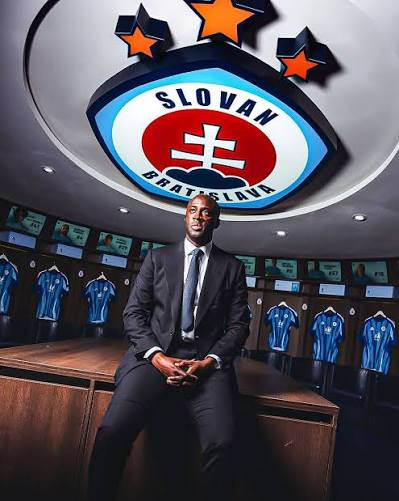 Ligue des champions : Yaya Touré entre dans l’histoire 1 Yaya Touré célèbre la qualification du Slovan Bratislava pour la phase de groupes de la Ligue des champions UEFA, une performance historique pour le football africain.
