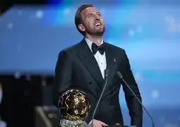 Harry Kane sur la scène à London Palladium pour la réception de son titre