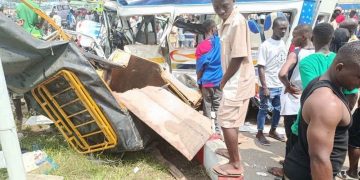 Côte d’Ivoire : un car d’élèves fait un mort et 25 blessés sur l’axe Zoo-Abobo 11 Côte d’Ivoire : un car d’élèves fait un mort et 25 blessés sur l’axe Zoo-Abobo
