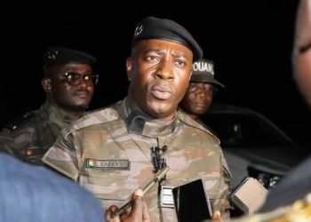 Burkina Faso : 2 310 bâtons de dynamite et 7 500 détonateurs saisis par les douanes 2 Portrait d’Yves Kafando, directeur général des douanes du Burkina Faso.